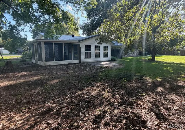 Photo 3 of Single family home for sale at 545 Saint Paul Dr, New Madrid, MO 63869 | MLS# MIS26053106 | Listing updated on 2026-09-12