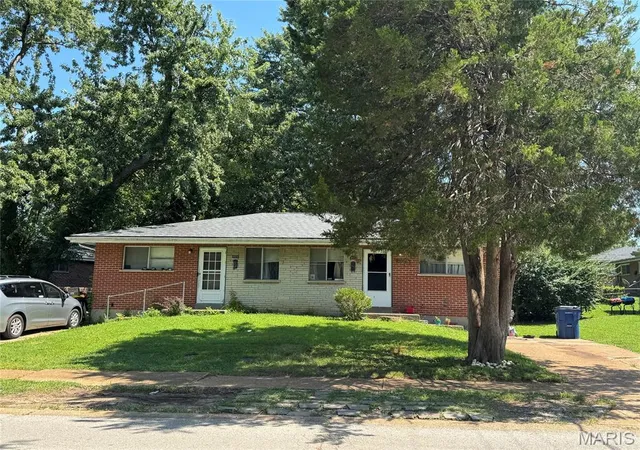Photo 1 of Multi family home for sale at 4522 Country Ln, Saint Ann, MO 63074 | MLS# MIS26053107 | Listing updated on 2026-08-19