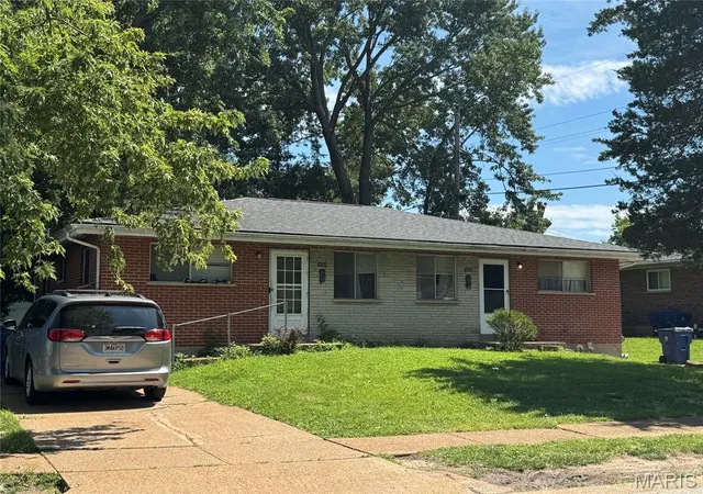 Photo 2 of Multi family home for sale at 4522 Country Ln, Saint Ann, MO 63074 | MLS# MIS26053107 | Listing updated on 2026-08-19