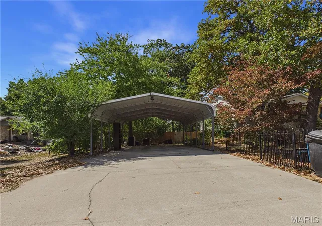 Photo 3 of Sale Pending at 15675 Talon Ln, Saint Robert, MO 65584 | MLS# MIS26053111 | Listing updated on 2026-09-16