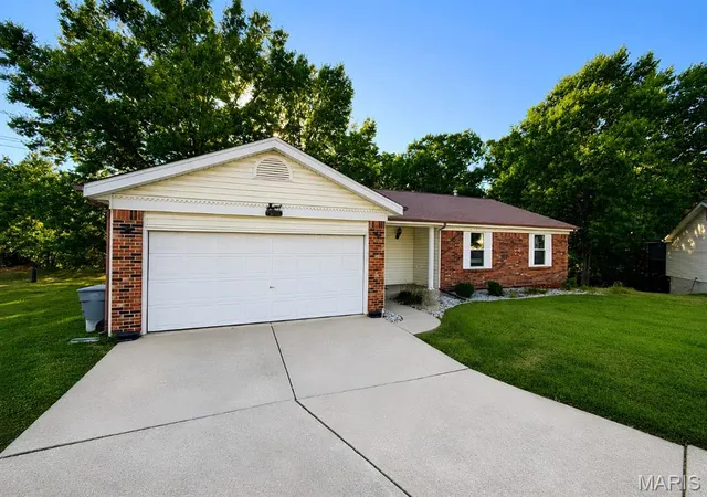 Photo 1 of Single family home for sale at 21 White Chapel, O Fallon, MO 63368 | MLS# MIS26053138 | Listing updated on 2026-09-01