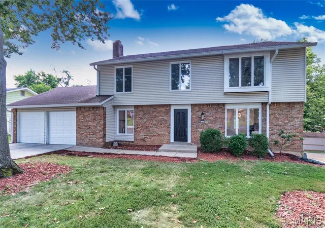 Photo 1 of Single family home for sale at 477 Ironwood Dr, Ballwin, MO 63011 | MLS# MIS26053146 | Listing updated on 2026-09-13