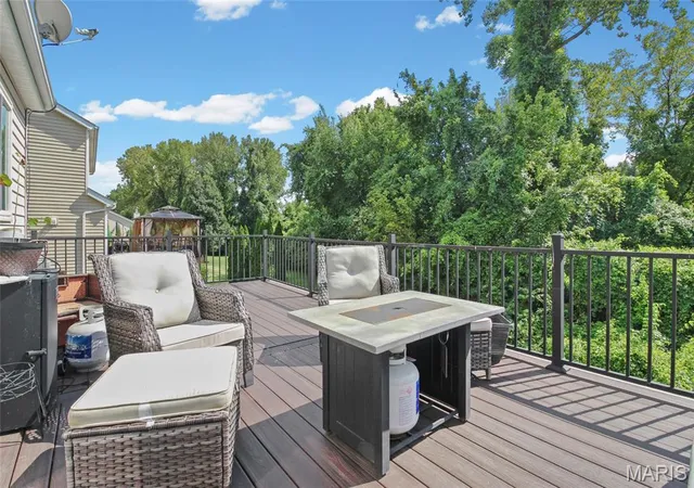 Photo 4 of Sale Pending at 1625 Emerald Creek Dr, Florissant, MO 63031 | MLS# MIS26053148 | Listing updated on 2026-10-08