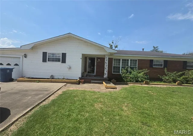 Single family home for sale at 2301 Burge St, Malden, MO 63863 | MLS# MIS26053154