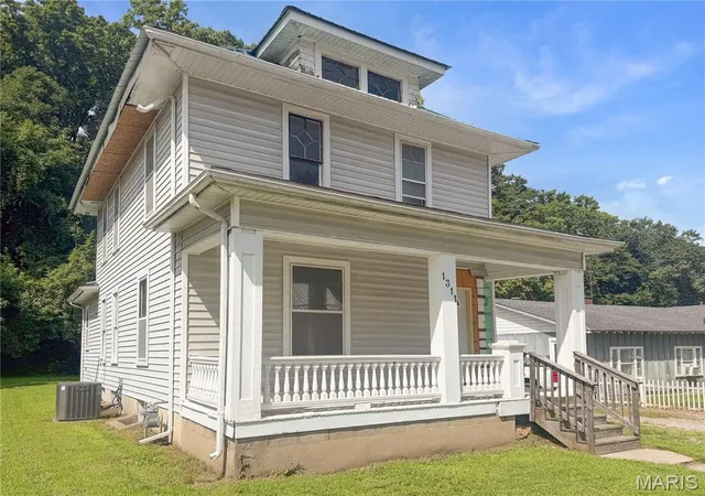 1st image of 1311 Fulton Ave, Hannibal, MO 63401 | MLS# MIS26053166