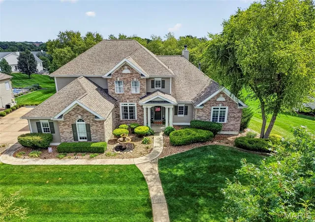 Photo 3 of Single family home for sale at 62 Saybridge Manor Pkwy, Lake Saint Louis, MO 63367 | MLS# MIS26053174 | Listing updated on 2026-08-21