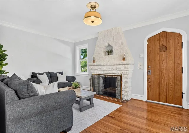 Photo 3 of Single family home for sale at 1060 Purdue Ave, Saint Louis, MO 63130 | MLS# MIS26053175 | Listing updated on 2026-09-13