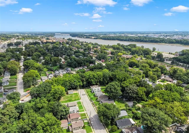 25th image of 1128 Hall St, Saint Charles, MO 63301 | MLS# MIS26053185