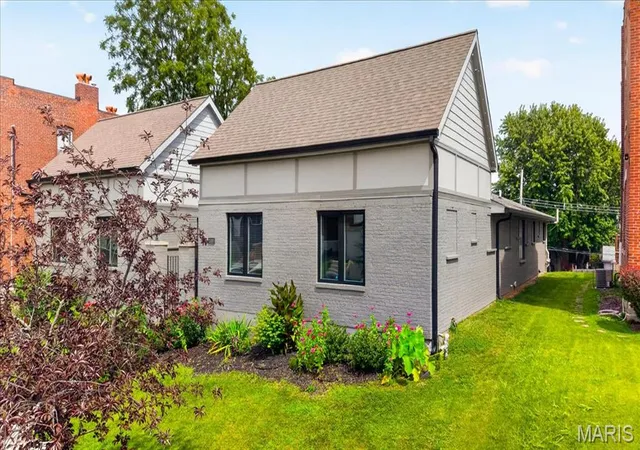 Photo 2 of Sale Pending at 3320 Missouri Ave, Saint Louis, MO 63118 | MLS# MIS26053194 | Listing updated on 2026-08-21