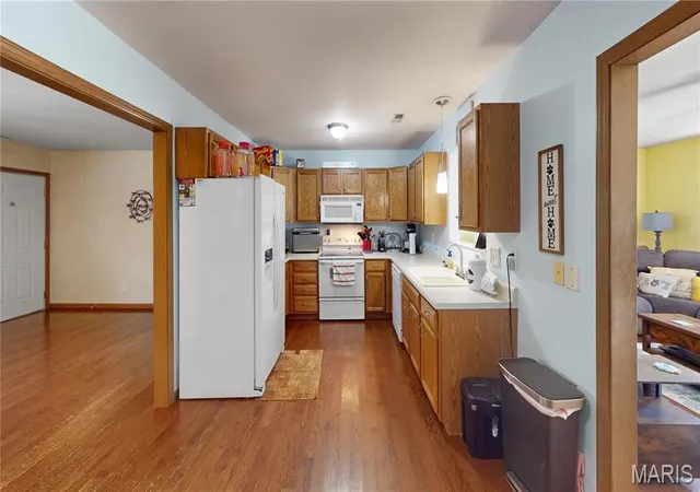 Photo 3 of Single family home for sale at 9856 Oak Grove School Rd, Lebanon, IL 62254 | MLS# MIS26053206 | Listing updated on 2026-09-14