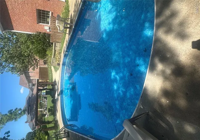 Photo 3 of Single family home for sale at 1541 Greenbrier St, Cape Girardeau, MO 63701 | MLS# MIS26053210 | Listing updated on 2026-08-19