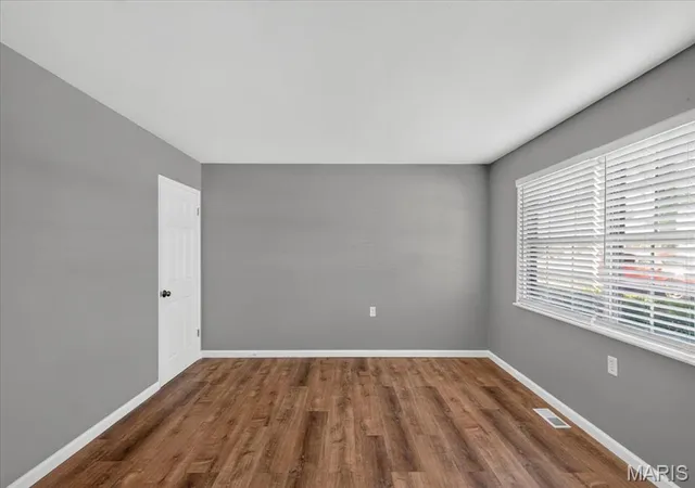 Photo 3 of Single family home for sale at 2428 Golfway Dr, Saint Charles, MO 63301 | MLS# MIS26053215 | Listing updated on 2026-09-19