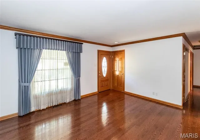3rd image of 2614 Baltusrol Dr, St Louis, MO 63129 | MLS# MIS26053235