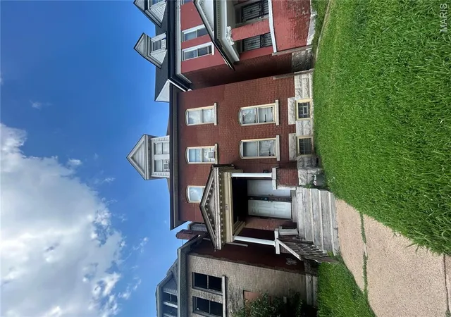 Photo 2 of Sale Pending at 3943 Greer Ave, Saint Louis, MO 63107 | MLS# MIS26053237 | Listing updated on 2026-08-24
