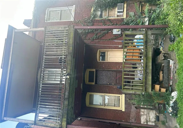 Photo 4 of Sale Pending at 3943 Greer Ave, Saint Louis, MO 63107 | MLS# MIS26053237 | Listing updated on 2026-08-24