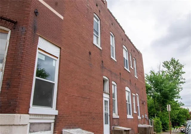 Photo 2 of Multi family home for sale at 1956 Withnell Ave, Saint Louis, MO 63118 | MLS# MIS26053248 | Listing updated on 2026-09-05