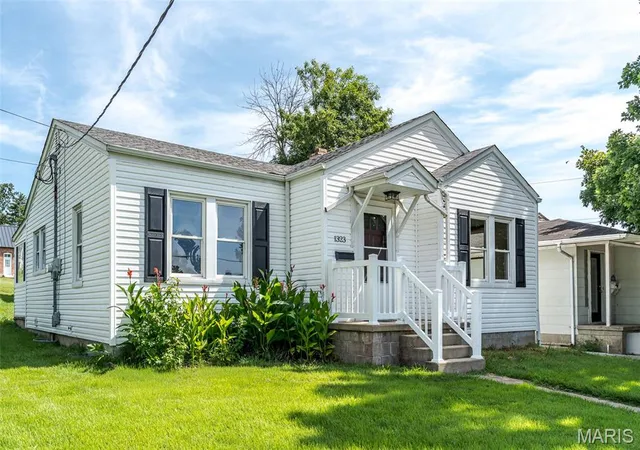 Photo 3 of Sale Pending at 1323 E 6th St, Washington, MO 63090 | MLS# MIS26053251 | Listing updated on 2026-09-15