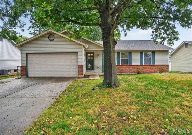 Photo 1 of Single family home for sale at 1688 Knightwood Ln, O Fallon, MO 63366 | MLS# MIS26053258 | Listing updated on 2026-09-19