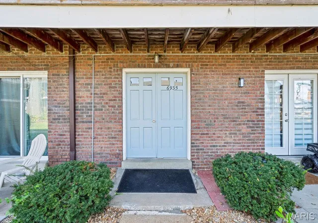 Photo 2 of Condo for sale at 6935 Colonial Woods Dr #23, Saint Louis, MO 63129 | MLS# MIS26053259 | Listing updated on 2026-09-18