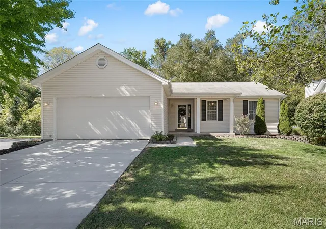 Photo 1 of Single family home for sale at 226 Barrington Dr, Saint Peters, MO 63376 | MLS# MIS26053263 | Listing updated on 2026-10-08