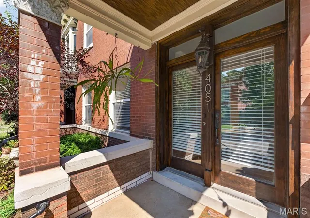 Photo 3 of Sale Pending at 4051 Botanical Ave, Saint Louis, MO 63110 | MLS# MIS26053270 | Listing updated on 2026-09-13
