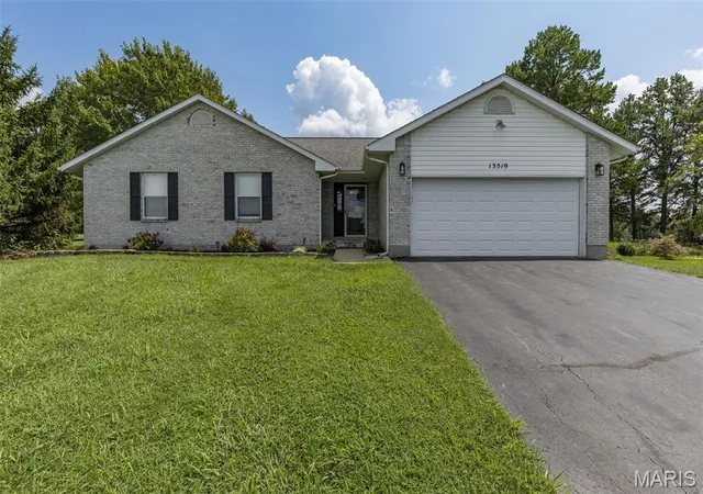 Photo 3 of Sale Pending at 13519 Lakewood Dr, Unincorporated, MO 63670 | MLS# MIS26053275 | Listing updated on 2026-09-08