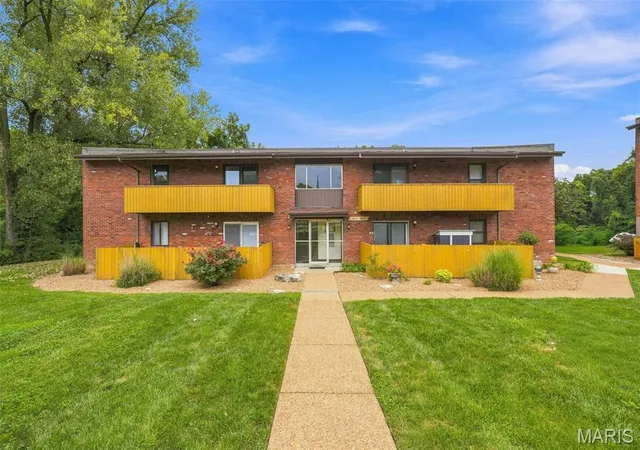 image of 1190 Calley Dr #A, Saint Louis, MO 63125 | MLS# MIS26053288