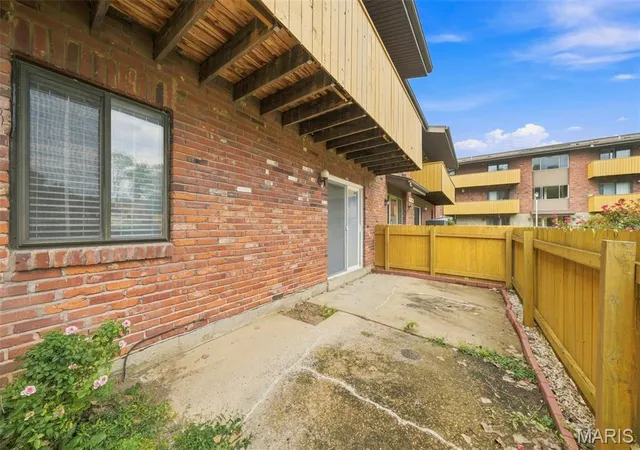 image of 1190 Calley Dr, Saint Louis, MO 63125