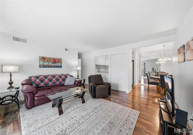 image of 1190 Calley Dr #A, Saint Louis, MO 63125 | MLS# MIS26053288