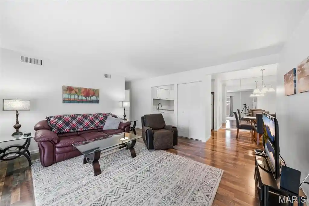 Listing Photo 2 - Condo for sale in 1190 Calley Dr located at 1190 Calley Dr, St. Louis, MO 63125 - Unit 1190 Calley Dr