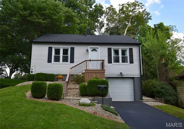 1st image of 218 Adams St, Edwardsville, IL 62025 | MLS# MIS26053290