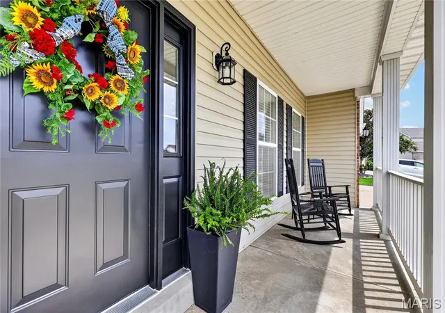 2nd image of 931 Lindmark Dr, Wentzville, MO 63385 | MLS# MIS26053291