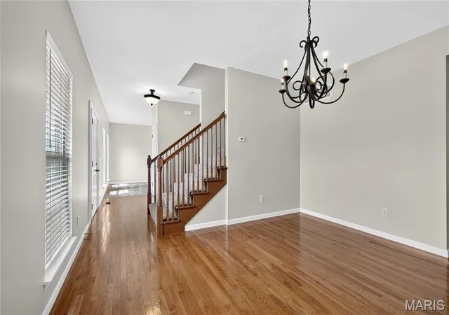 Photo 4 of Sale Pending at 931 Lindmark Dr, Wentzville, MO 63385 | MLS# MIS26053291 | Listing updated on 2026-09-04