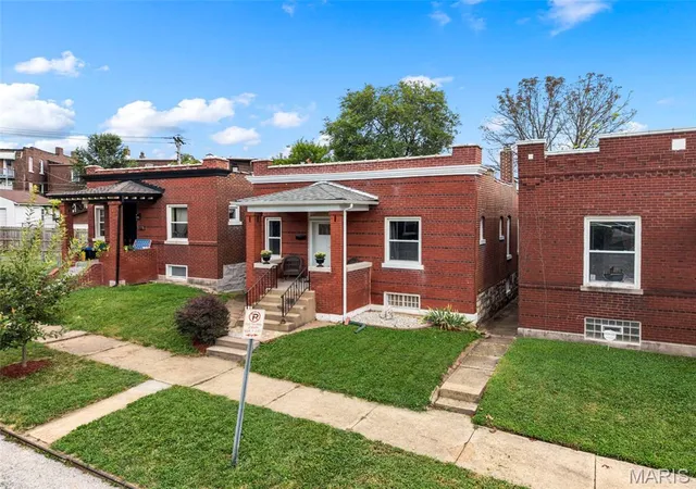 Photo 2 of Single family home for sale at 3928 Winnebago St, Saint Louis, MO 63116 | MLS# MIS26053294 | Listing updated on 2026-10-05