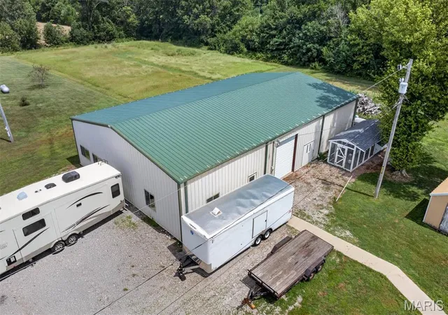 Photo 2 of Single family home for sale at 1101 Kildeer Rd, Greenville, IL 62246 | MLS# MIS26053298 | Listing updated on 2026-08-30