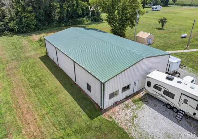 Photo 1 of Single family home for sale at 1101 Kildeer Rd, Greenville, IL 62246 | MLS# MIS26053298 | Listing updated on 2026-08-30