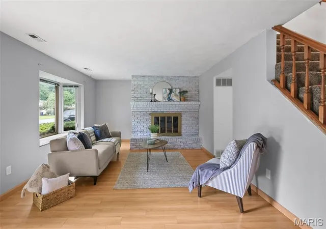 Photo 3 of Sale Pending at 711 Fort Henry Rd, Belleville, IL 62221 | MLS# MIS26053302 | Listing updated on 2026-09-01