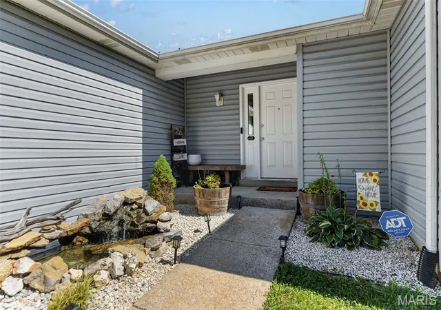 Photo 2 of Sale Pending at 6138 Timber Hollow Ln, High Ridge, MO 63049 | MLS# MIS26053306 | Listing updated on 2026-09-30