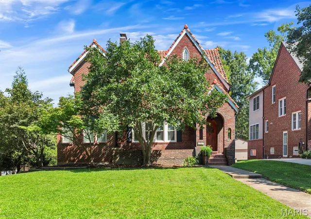 1st image of 7279 Forsyth Blvd, Saint Louis, MO 63105 | MLS# MIS26053309