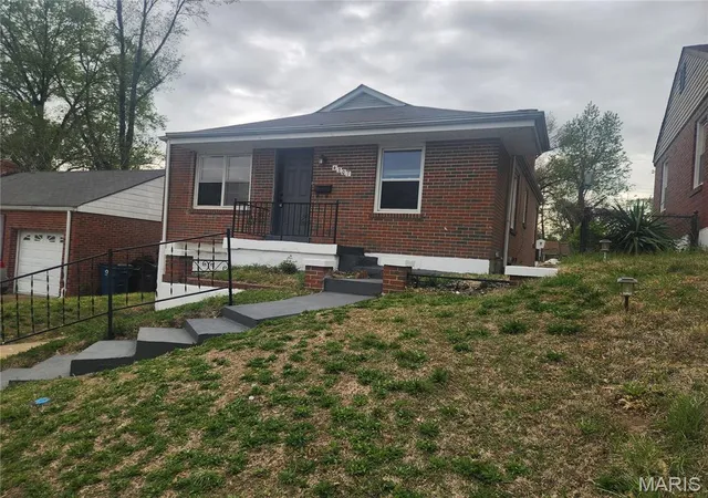 2nd image of 4707 Roxie St, St Louis, MO 63121 | MLS# MIS26053315