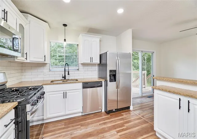 Photo 3 of Single family home for sale at 1771 Redcoat Dr, Maryland Heights, MO 63043 | MLS# MIS26053319 | Listing updated on 2026-10-05