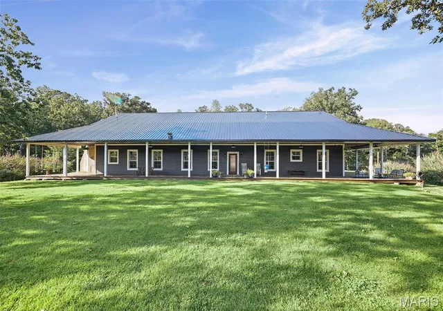Photo 1 of Single family home for sale at 7107 Bittersweet Ln, Coulterville, IL 62237 | MLS# MIS26053323 | Listing updated on 2026-08-30