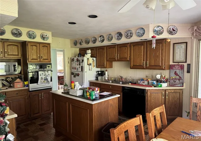 Photo 4 of Sale Pending at 247 Geremma Dr, Ballwin, MO 63011 | MLS# MIS26053324 | Listing updated on 2026-08-27