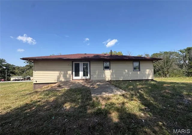 Photo 3 of Single family home for sale at 1310 Private Rd 1337, Moberly, MO 65270 | MLS# MIS26053325 | Listing updated on 2026-09-04