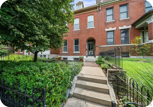 Photo 1 of Sale Pending at 2012 Victor St, Saint Louis, MO 63104 | MLS# MIS26053331 | Listing updated on 2026-10-05