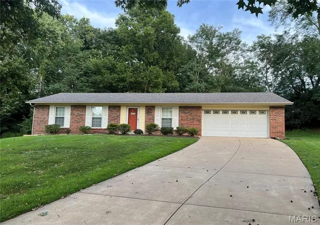 Single family home for sale at 1744 Round Robin Ct, Saint Louis, MO 63146 | MLS# MIS26053338