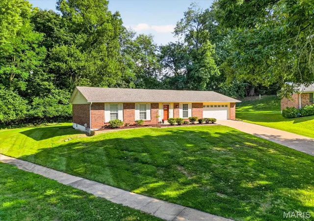 Photo 4 of Single family home for sale at 1744 Round Robin Ct, Saint Louis, MO 63146 | MLS# MIS26053338 | Listing updated on 2026-09-21