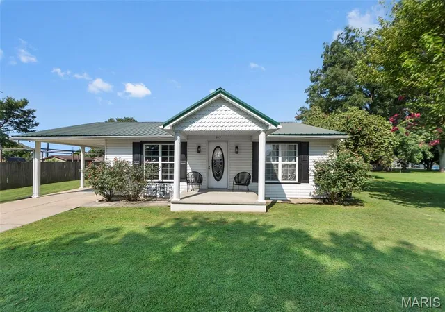 Photo 1 of Single family home for sale at 309 N Garrett St, Advance, MO 63730 | MLS# MIS26053340 | Listing updated on 2026-08-31