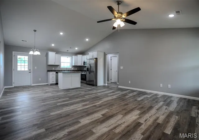 Photo 4 of Single family home for sale at 213 Gucci, Poplar Bluff, MO 63901 | MLS# MIS26053343 | Listing updated on 2026-10-02