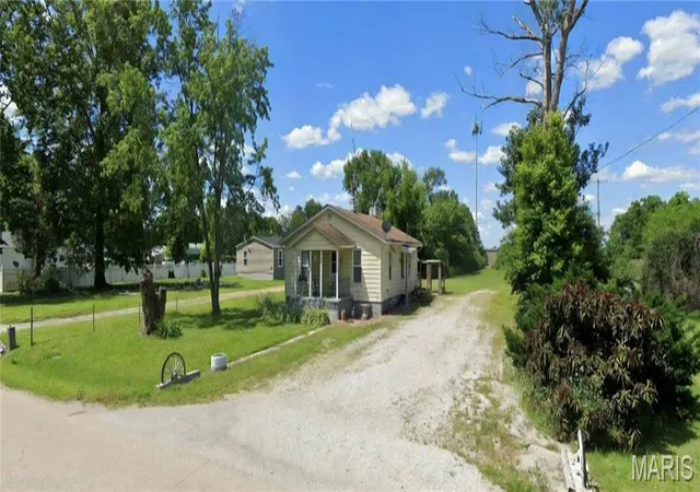 Photo 2 of Single family home for sale at 2211 State St, East Carondelet, IL 62240 | MLS# MIS26053357 | Listing updated on 2026-09-01